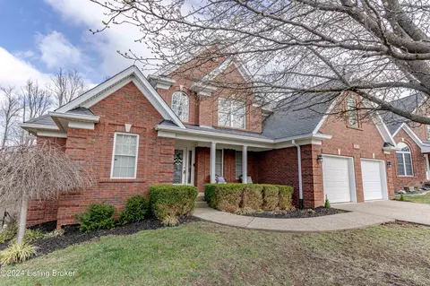 8613 Sanctuary Ln, Louisville, KY 40291