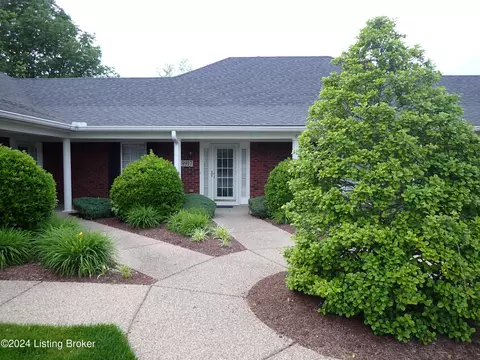 9917 Chenoweth Vista Way, Louisville, KY 40299