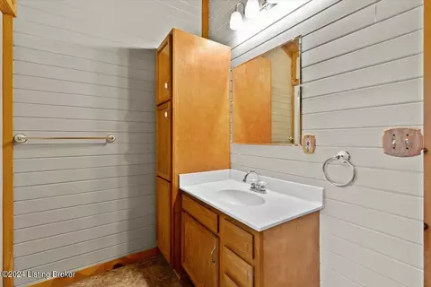 Bath - 169 Locust Ln, Pendleton, KY 40055 photo 5 of 7