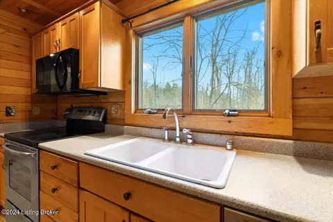 Kitchen - 169 Locust Ln, Pendleton, KY 40055 photo 4 of 5