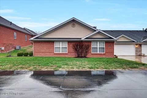 7605 Buffalo Trace Dr, Louisville, KY 40214