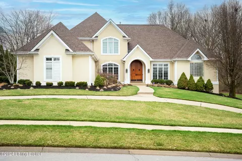 11401 Oakhurst Rd, Louisville, KY 40245