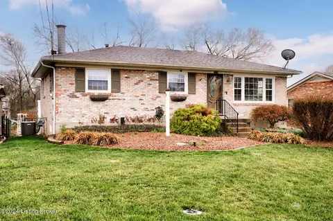 6004 Whispering Hills Blvd, Louisville, KY 40219