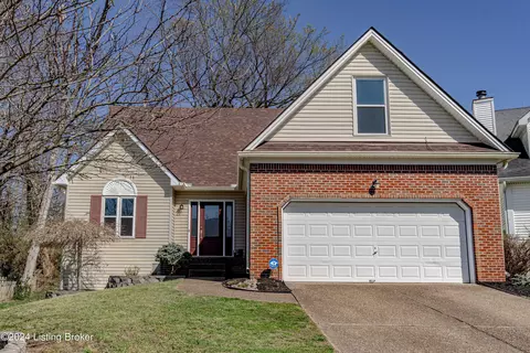 1403 Cadet Ct, Louisville, KY 40222