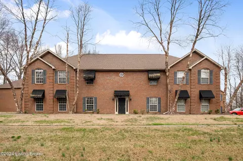 222 Hampton Ct, Louisville, KY 40118