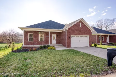 2104 Axminster Ct, Louisville, KY 40299