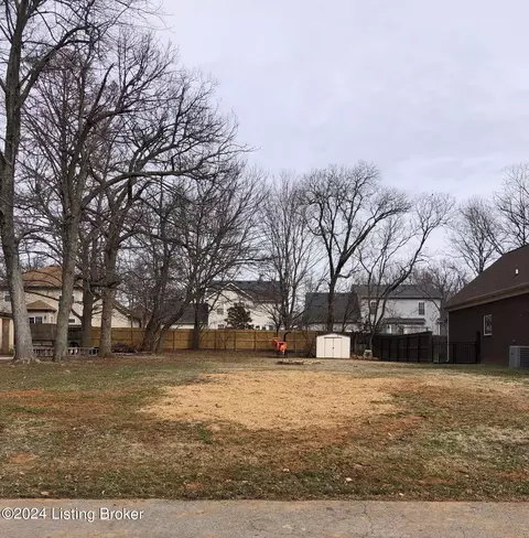 10505 Holly Berry Dr, Louisville, KY 40299