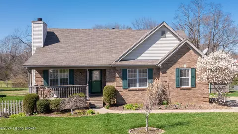 8102 Applegate Ct, Louisville, KY 40228