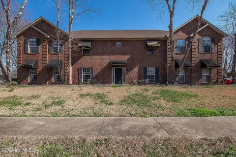 224 Hampton Pl Ct, Louisville, KY 40118