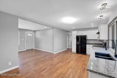 Entry Way - 211 Wolfpen Rd, Pendleton, KY 40055 photo 2 of 2