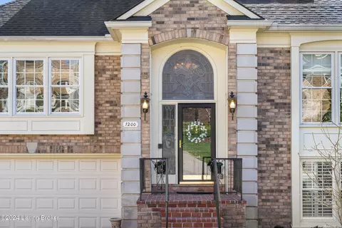 1200 Wellington Pl, Louisville, KY 40207