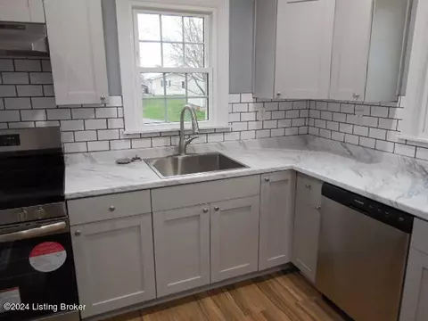 Kitchen - 177 N 42 Loop, Pendleton, KY 40055 photo 2 of 4