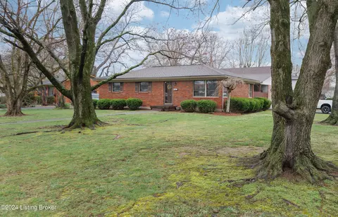 7110 Sun Valley Dr, Louisville, KY 40272