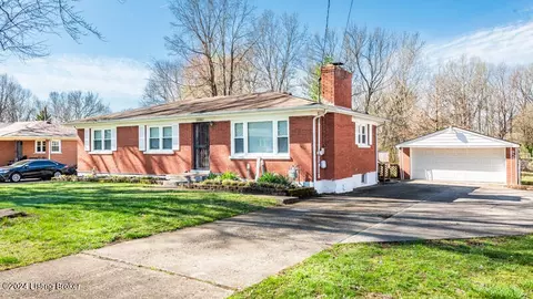 10308 Sunlight Ln, Louisville, KY 40272