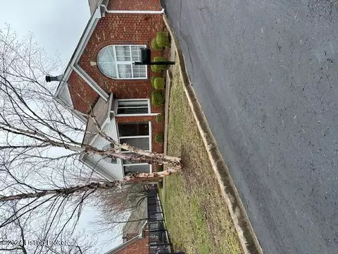 8028 Saint Andrews Village Dr #22D, Louisville, KY 40222