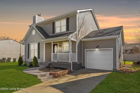 2909 Velden Dr, Louisville, KY 40220