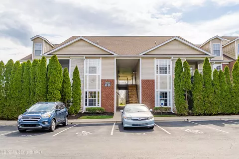 10201 Deer Vista Dr #102, Louisville, KY 40291