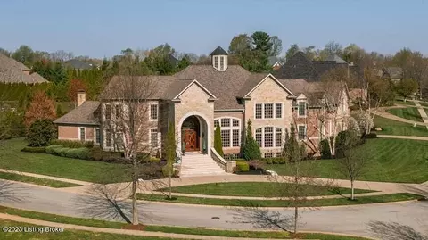 7811 Farm Spring Dr, Prospect, KY 40059