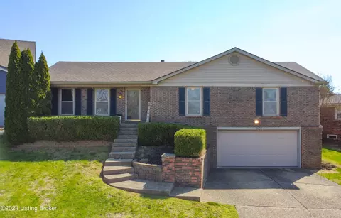 2807 Jomarie Ct, Louisville, KY 40220