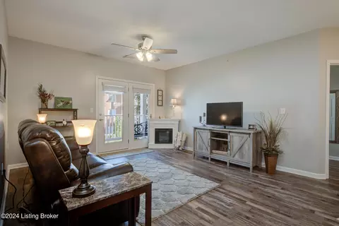 2603 Callery Pl #202, Louisville, KY 40299