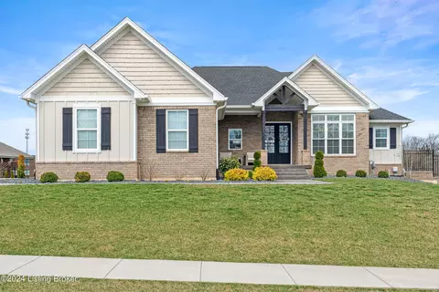 6124 Jackson Fields Dr, Charlestown, IN 47111