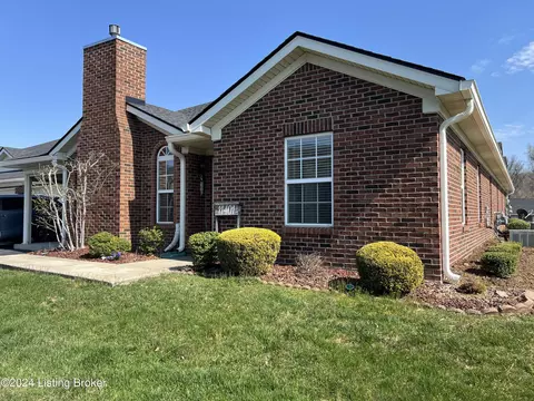 11401 Ridge Lake Dr, Louisville, KY 40272