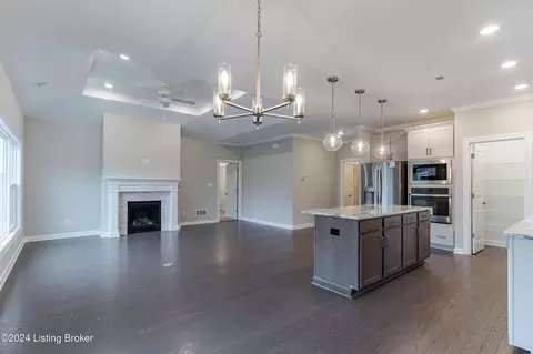 15941 Cumberland Lake Cir, Louisville, KY 40245