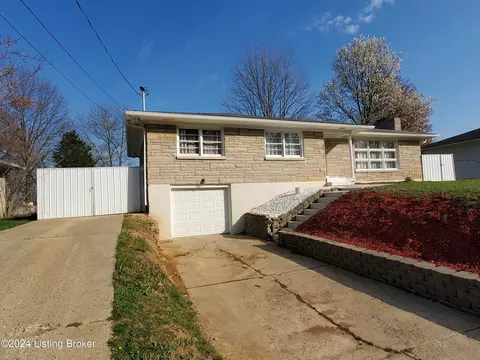 7713 Manslick Rd, Louisville, KY 40214