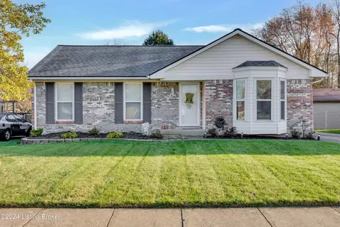 6812 Spourtland Dr, Louisville, KY 40228