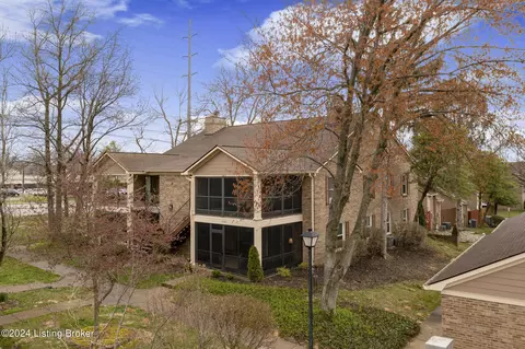 10413 Shelbyville Rd, Louisville, KY 40223