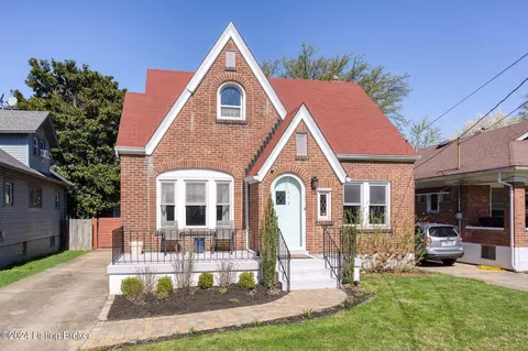 883 Clarks Ln, Louisville, KY 40217