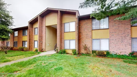 7090 Wildwood Cir #33, Louisville, KY 40291