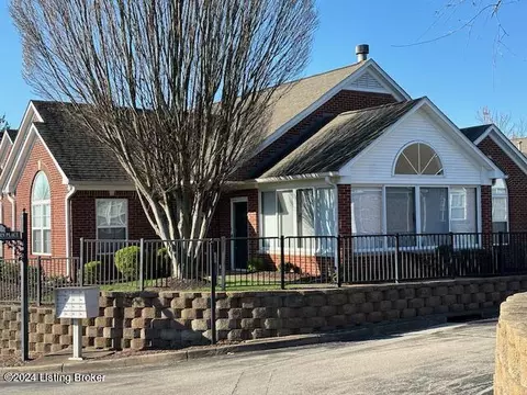 11806 Big Horn Pl, Louisville, KY 40299
