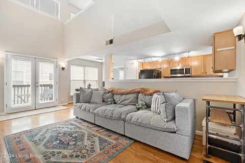 943 Baxter Ave #103, Louisville, KY 40204