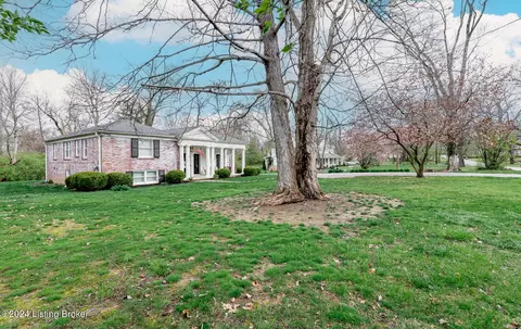 12101 Log Cabin Ln, Louisville, KY 40223
