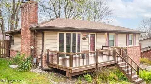 1201 Quaker Ct, Louisville, KY 40214