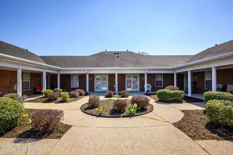 8317 Juanita Goins Ct, Louisville, KY 40228