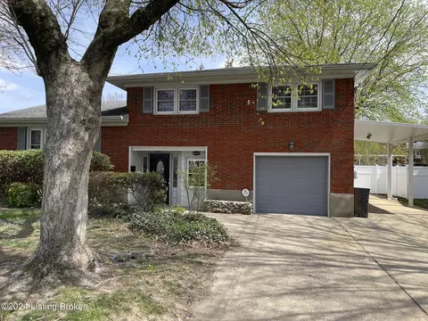 8215 Gloxinia Dr, Louisville, KY 40258