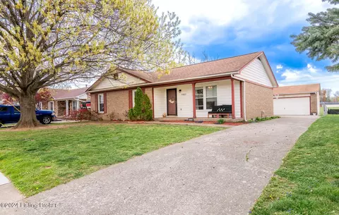5523 Branston Dr, Louisville, KY 40216