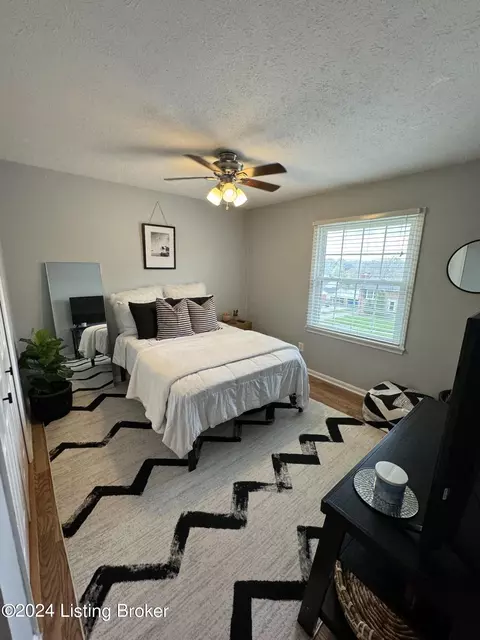Bedroom - 12517 Farmbrook Dr, Louisville, KY 40243 photo 3 of 4