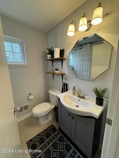 Bath - 12517 Farmbrook Dr, Louisville, KY 40243 photo 2 of 2