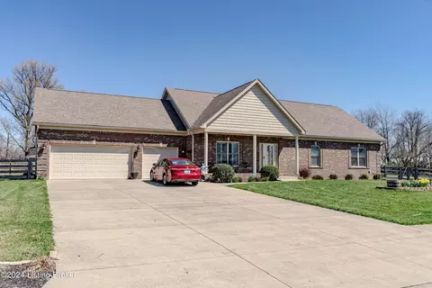 130 Sunray Dr, Shepherdsville, KY 40165