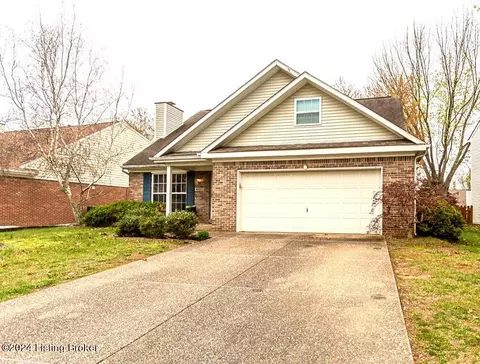 4505 Oak Pointe Dr, Louisville, KY 40245