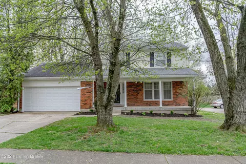 9004 Lantern Lite Pkwy, Louisville, KY 40220