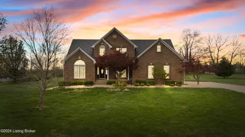 1706 Grand Villa Dr, La Grange, KY 40031