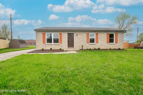 1201 Hillwood Ct, La Grange, KY 40031