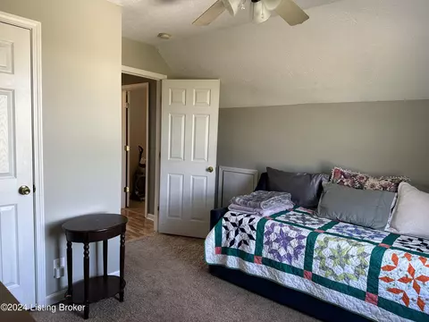 Bedroom - 357 Bates Ln, Shepherdsville, KY 40165 photo 8 of 8