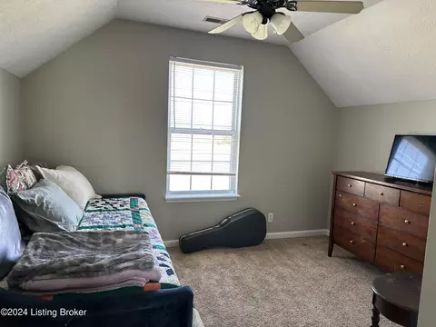 Bedroom - 357 Bates Ln, Shepherdsville, KY 40165 photo 7 of 8