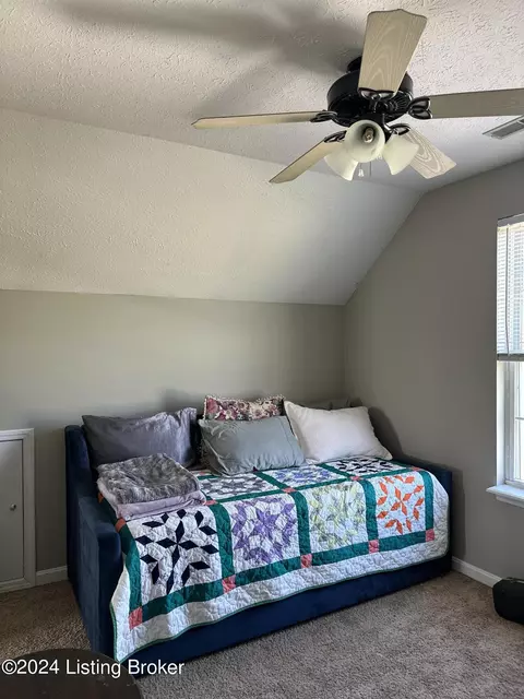 Bedroom - 357 Bates Ln, Shepherdsville, KY 40165 photo 6 of 8