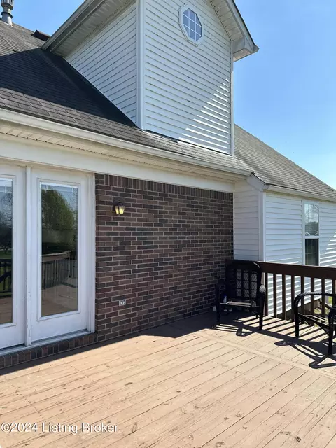 Exterior - 357 Bates Ln, Shepherdsville, KY 40165 photo 7 of 10
